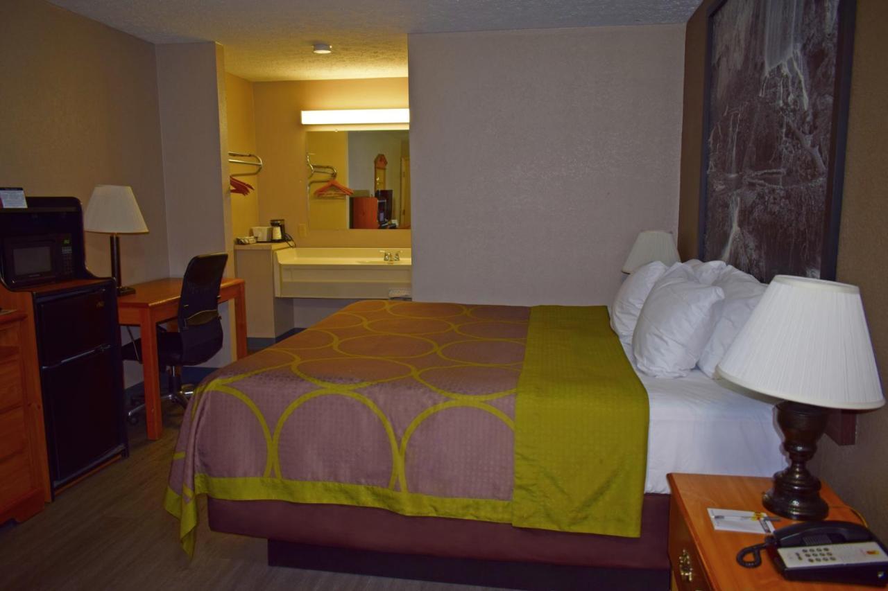 Super 8 By Wyndham Fort Chiswell Wytheville Area Max Meadows Extérieur photo