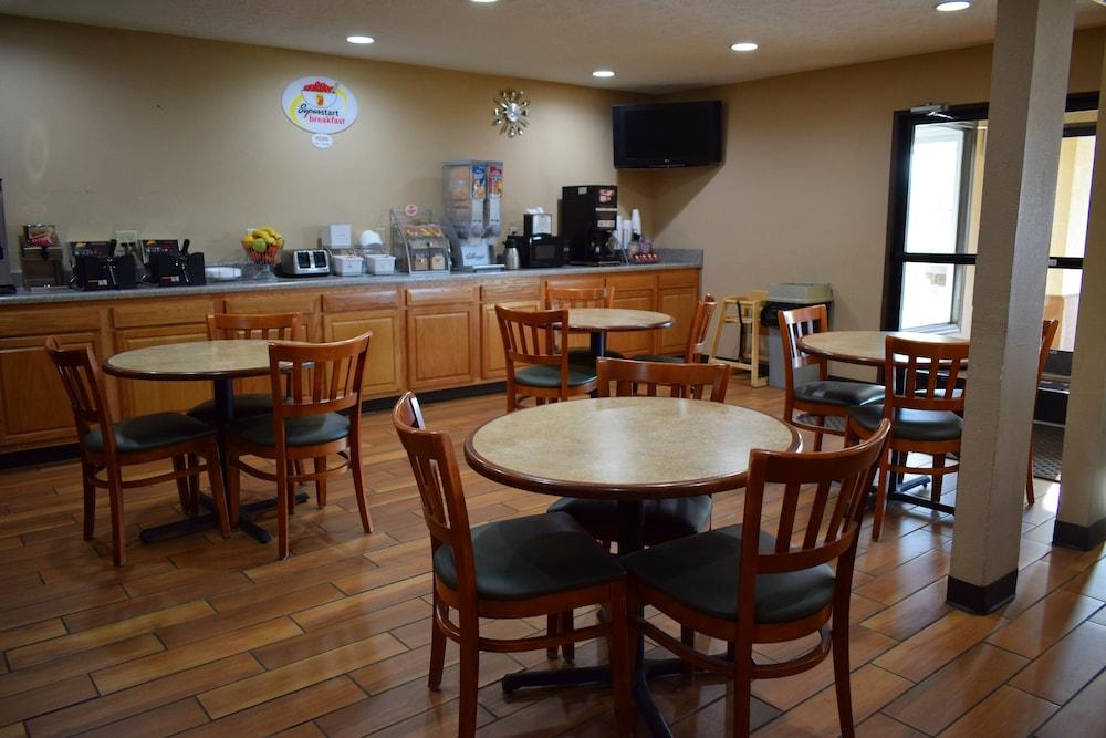 Super 8 By Wyndham Fort Chiswell Wytheville Area Max Meadows Extérieur photo