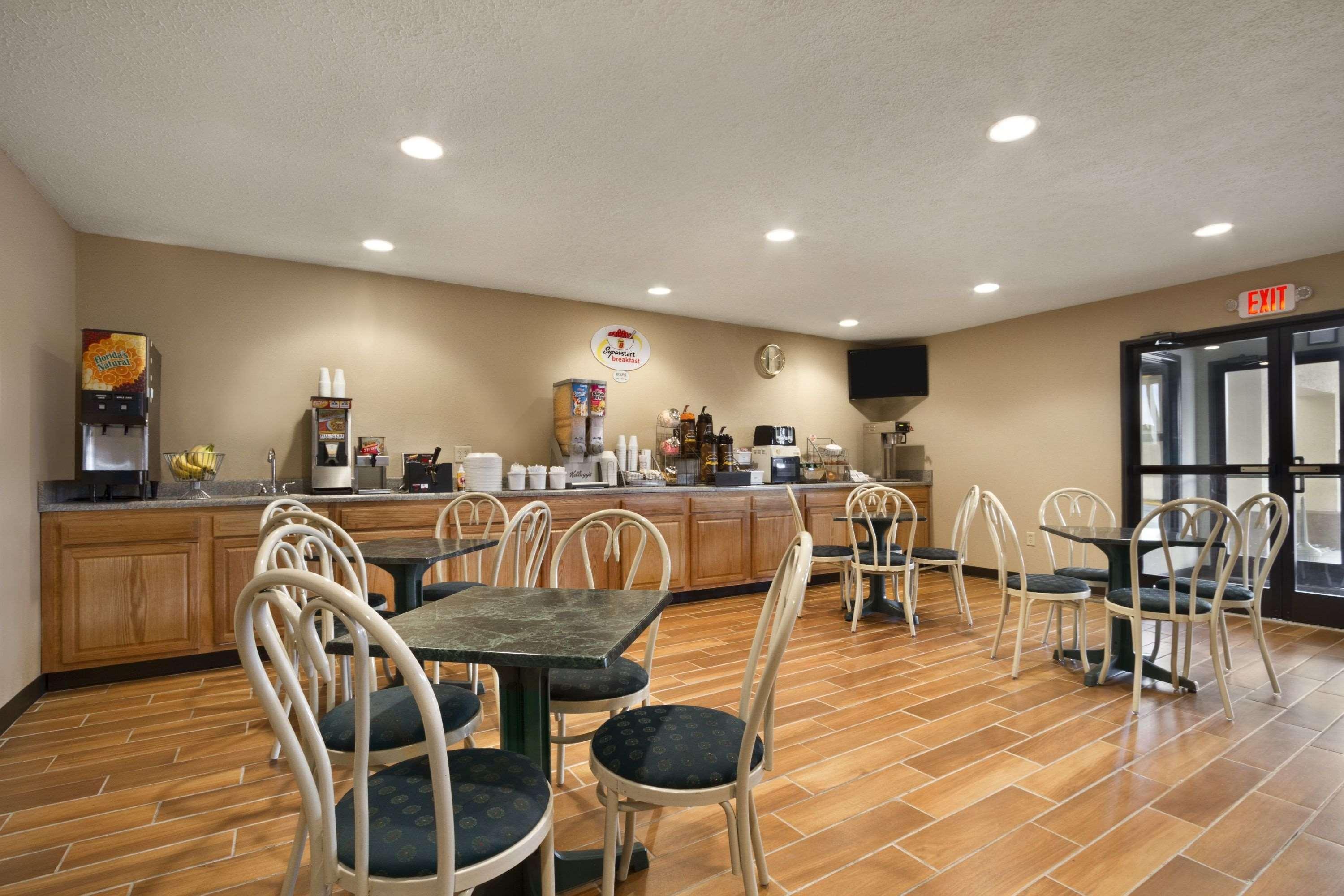 Super 8 By Wyndham Fort Chiswell Wytheville Area Max Meadows Extérieur photo
